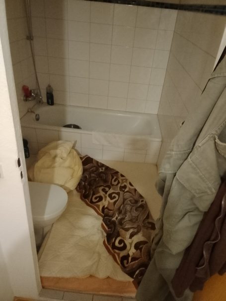 Besser als Obdachlos - wohnen bei der Deutschen Wohnen Vonovia in Berlin, Röttkenring Am Breiten Luch, Einzimmerwohnung